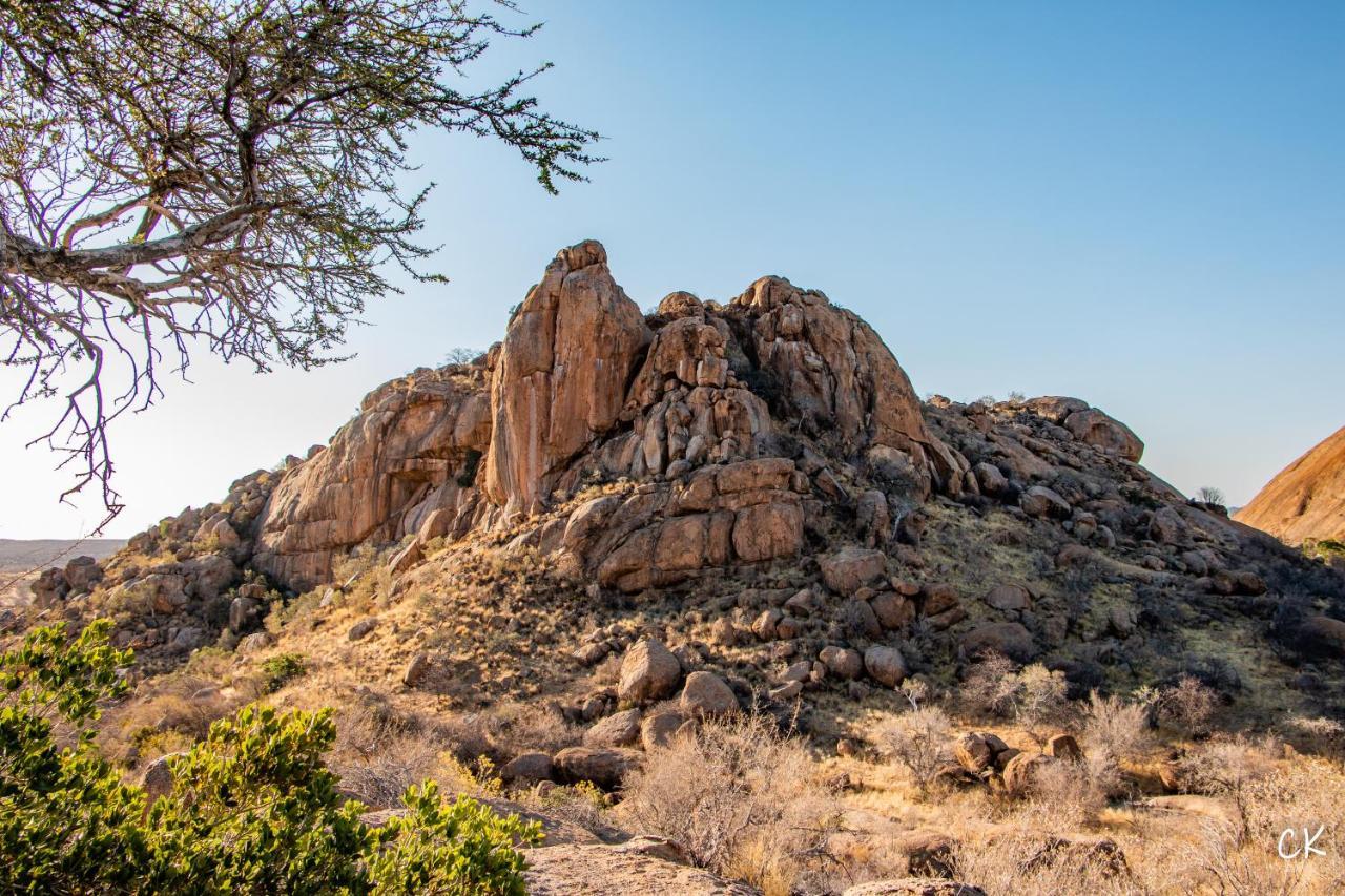 Ondudu Safari Lodge Omaruru Kültér fotó