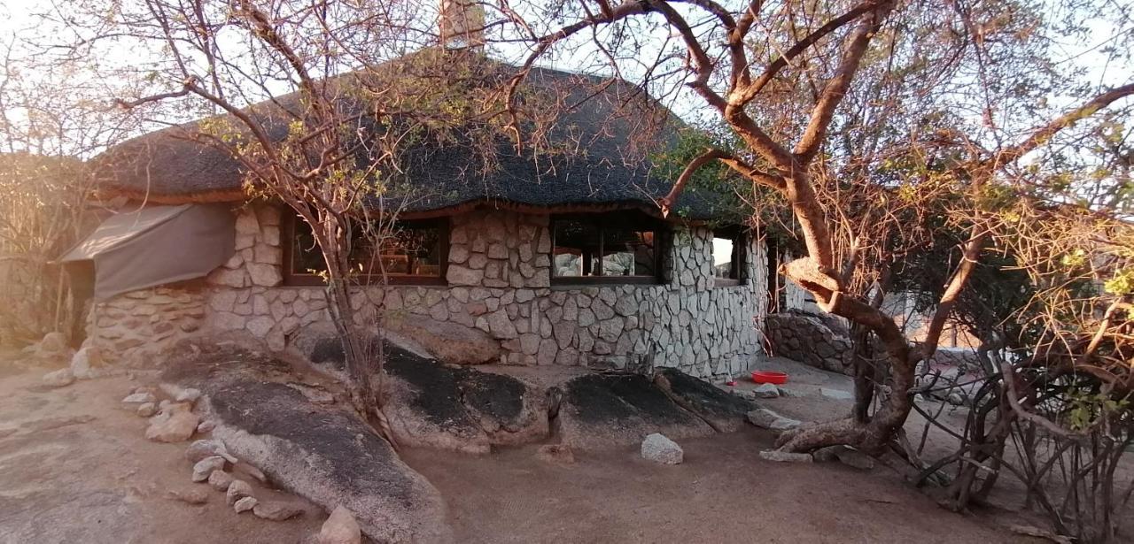 Ondudu Safari Lodge Omaruru Kültér fotó