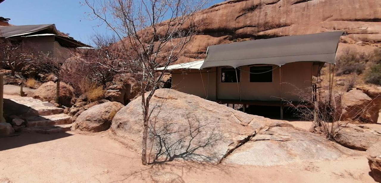 Ondudu Safari Lodge Omaruru Kültér fotó
